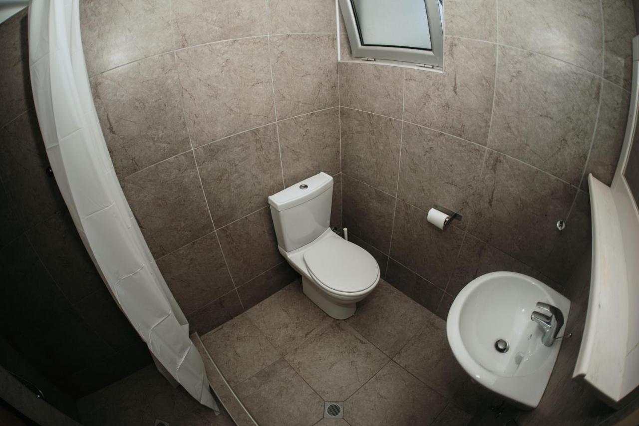 Ovis Hotel Apartments Agia Napa Exterior foto